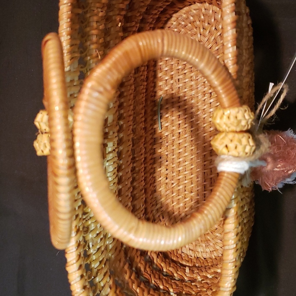 Made in Vietnam woven rattan handbag/tote - Picture 5 of 6